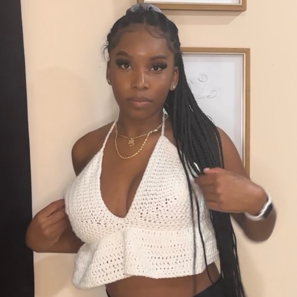 “The TT Top” Handmade Crochet Ruffle Bralette Top (White) - Picture 2 of 2